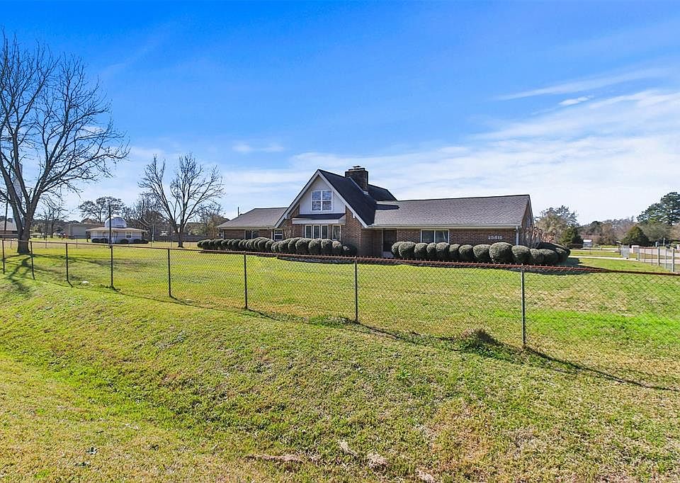 1st image of 25815 La Fouche Dr