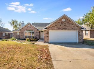 2907 SW 8th St, Bentonville, AR 72712