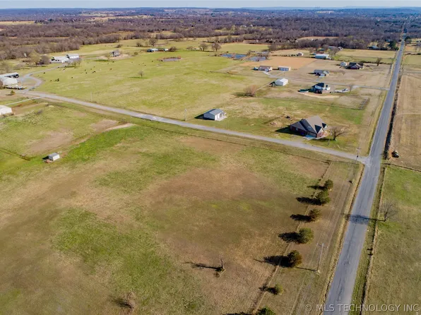 35 N St E, Wagoner, OK 74467