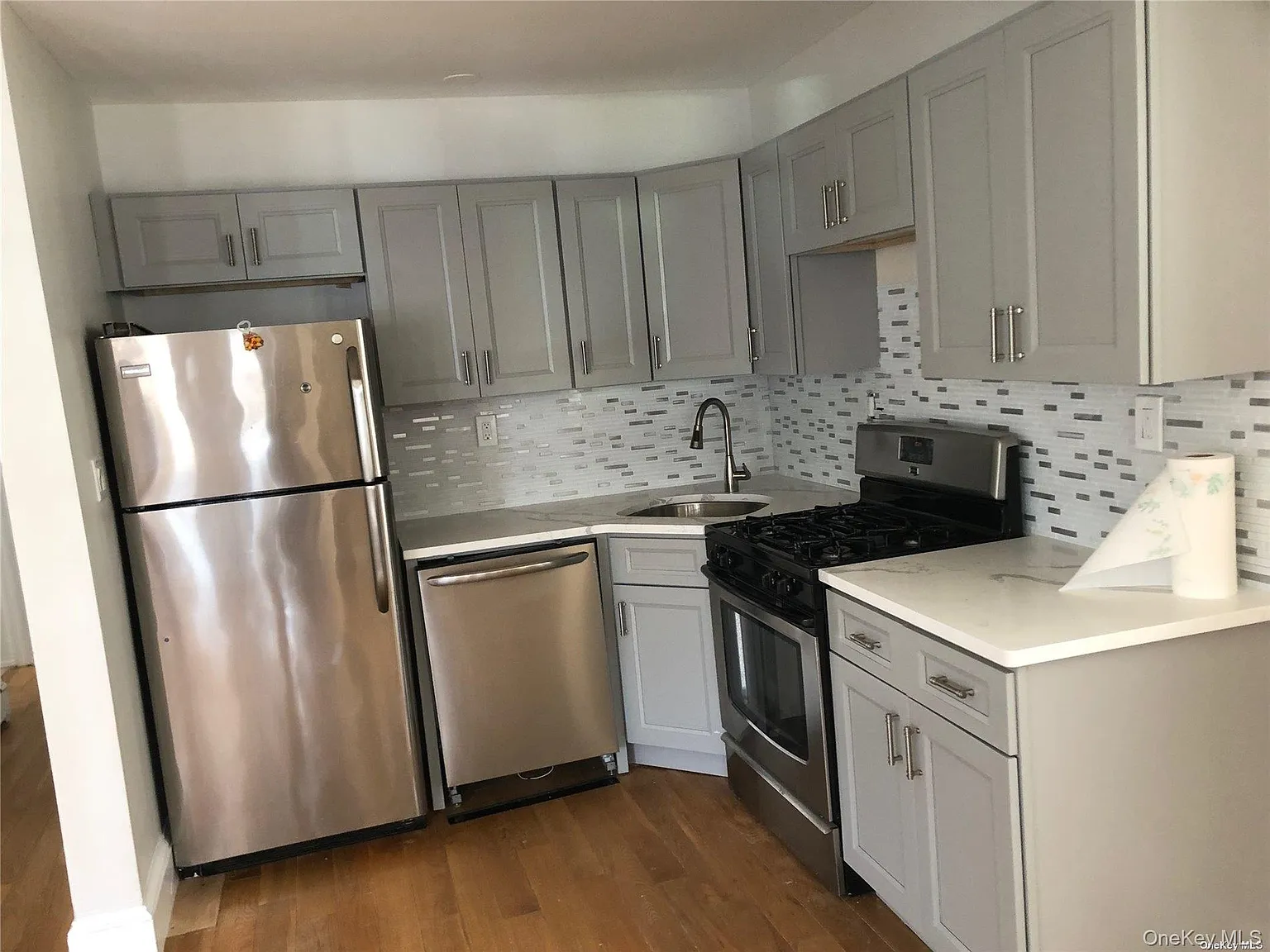 2 bed, 1.0 bath, 2242 sqft, $3,600 — Photo 2