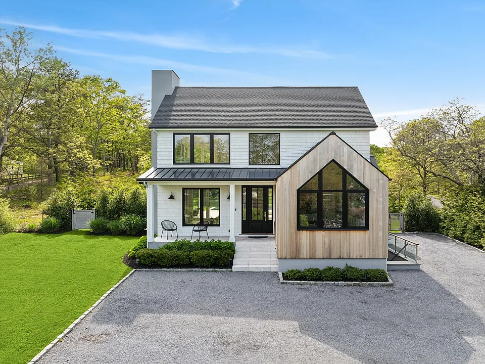 28 Canoe Place Rd