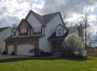 3358 Crown Pointe Dr, Stow, OH