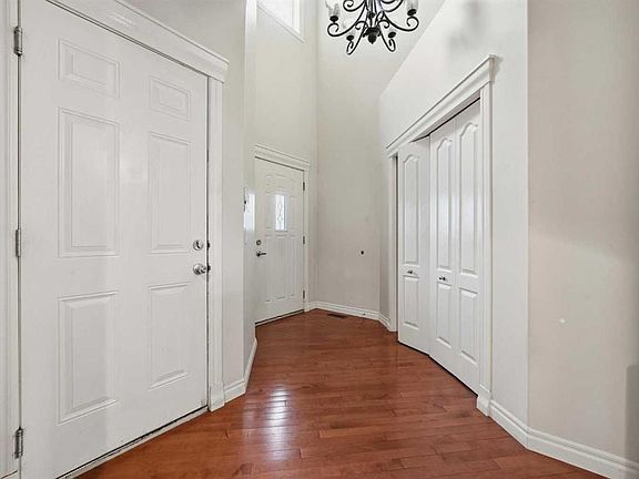 2nd image of 27 N Saddleland Way NE