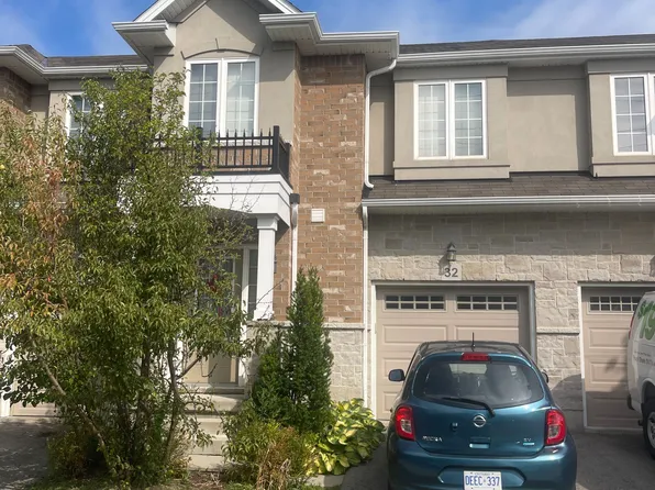 90 Raymond Rd #32, Hamilton, ON L9K 0J6