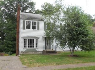 250 Fernwood Ave, Davenport, IA 52803