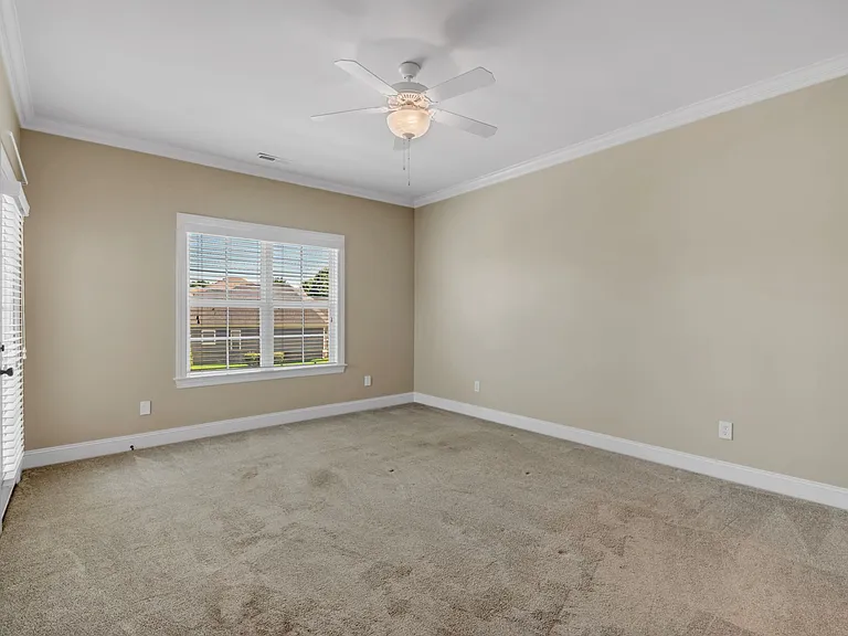 Master bedroom has ceiling fan