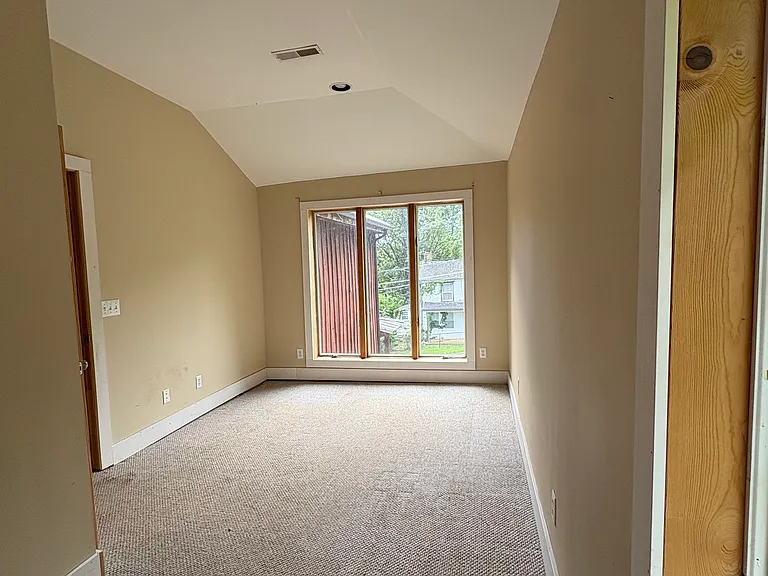 1203 W Johnson St — Photo 26