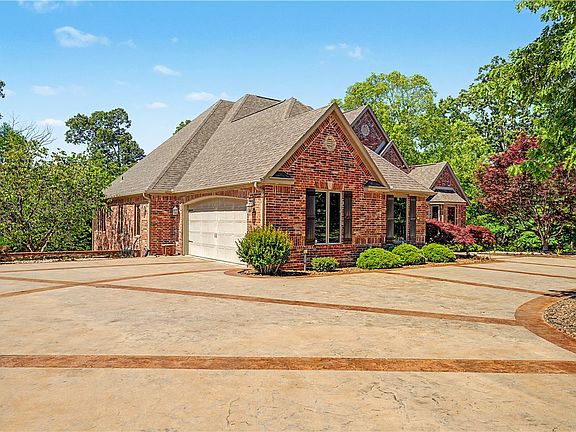 4th image of 34 Kinloch Dr