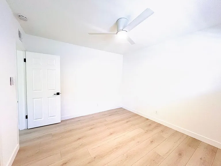 22637 Hickory Ave — Photo 13