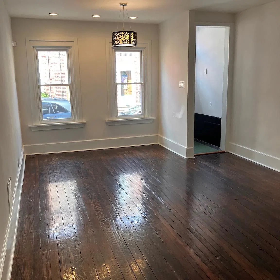 2 bed, 1.0 bath, 1060 sqft, $1,900 — Photo 2