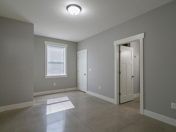 5th image of 947 Hovey St SW #1