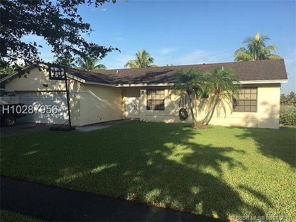 4th image of 2300 E Lake Miramar Cir