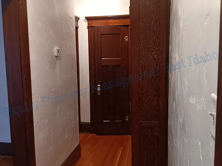 416 W Lewis St — Photo 13