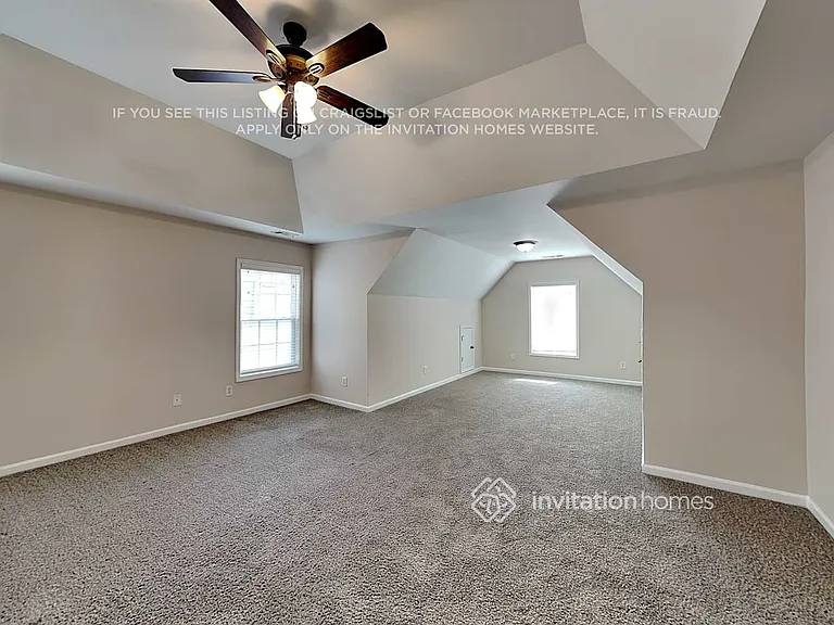 625 Excalibur Ct SE — Photo 11