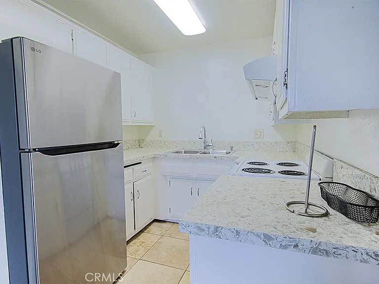 5542 Fernhill Cir #B — Photo 8