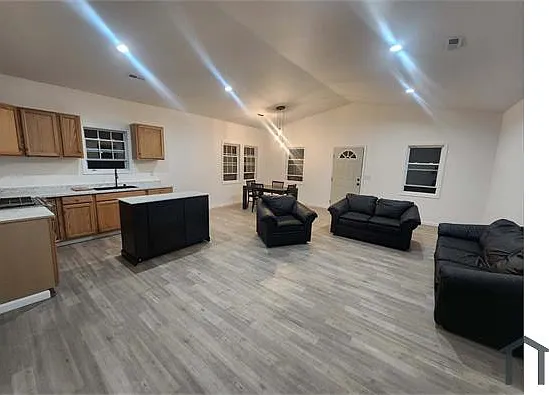 203 Sanders St — Photo 1