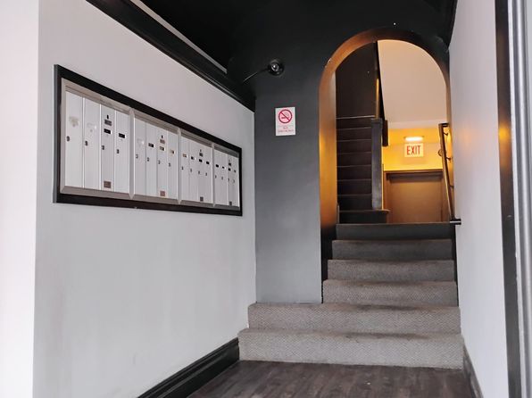 1607 W 80th St APT 202