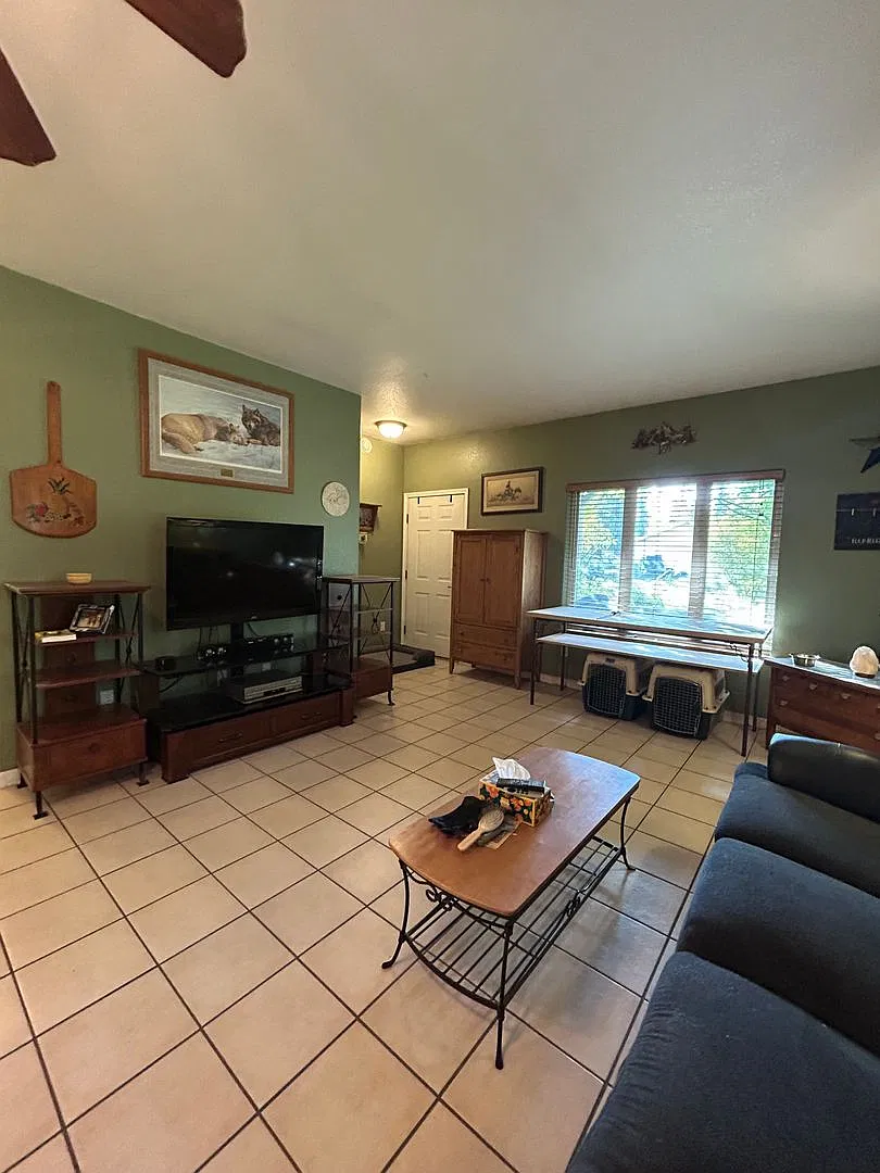 Century 21 Gold Rush - 3 Bedroom, 2 Bath Home (North Pole) — Photo 3