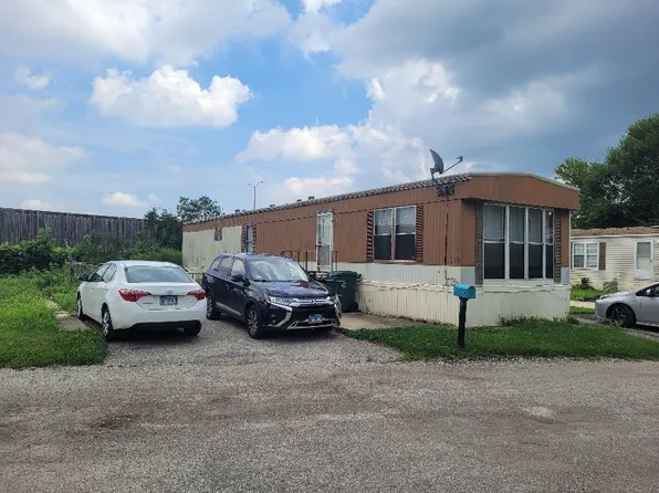 11725 S Ridgeland Ave Trailer 87, Worth, IL 60482