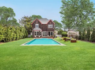 69 Oak St, Westhampton, NY 11978