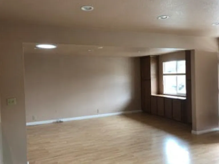 565 Smalley Ave — Photo 8
