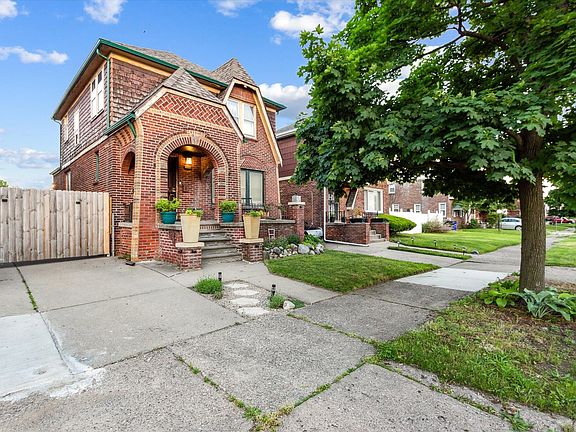 2nd image of 16226 Birwood St
