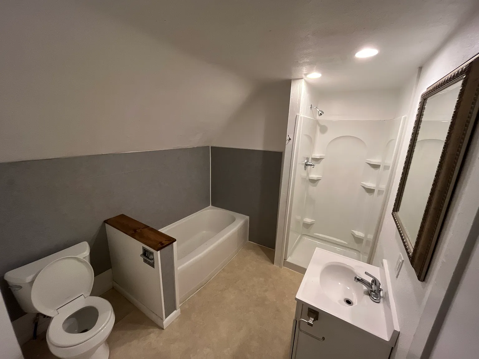 2 bed, 1002 sqft, $850 — Photo 1