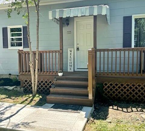 3rd image of 271 Iberia St