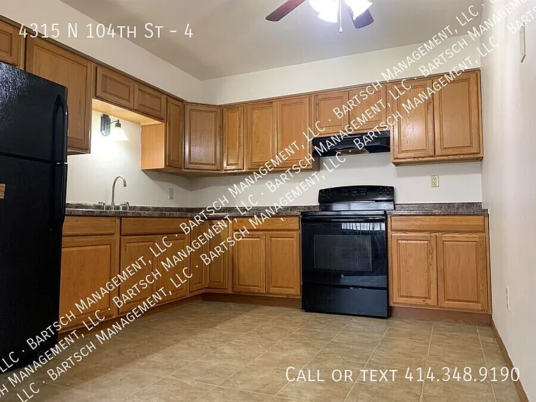 4315 N 104th St #4 — Photo 3