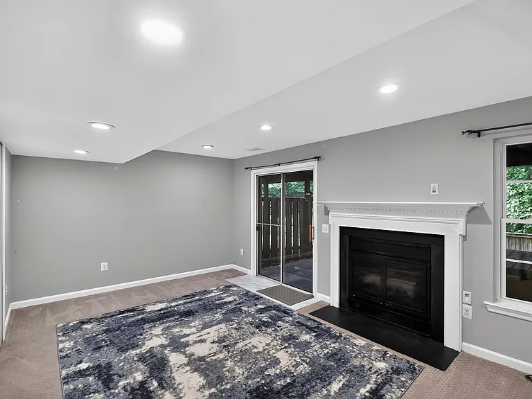 6176 Martins Landing Ct — Photo 26