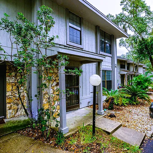 9 Oakwood Park Photo 1