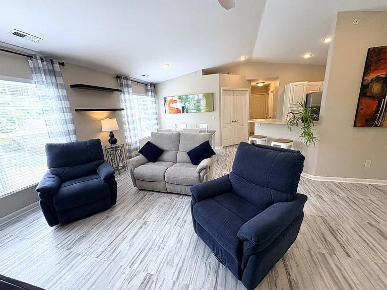 257 Skyview Ct — Photo 8