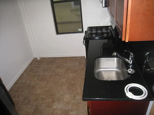 Rented by Alexiou Realty | media 2