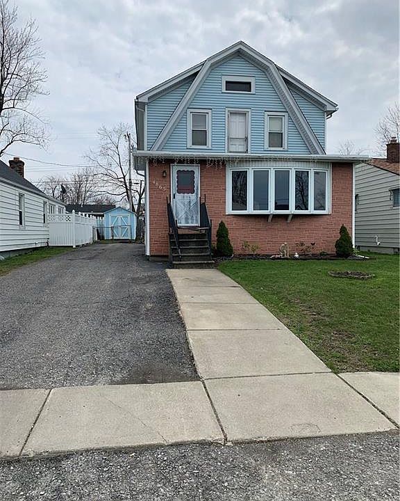 1st image of 4865 Chapman Pkwy