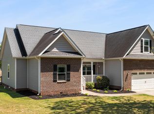 1008 Sylvia St, Greer, SC 29651