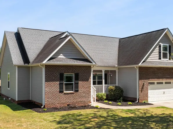 1008 Sylvia St, Greer, SC 29651