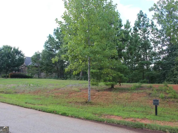 334 Edgewater Trl S, Toccoa, GA 30577