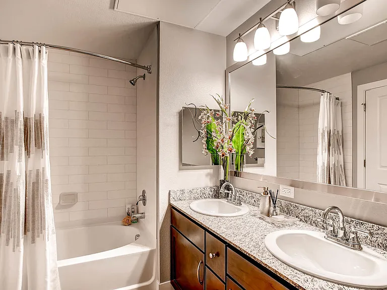 Ovation | Lone Tree, CO Apartments