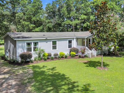 2068 Whispering Hills Rd., Loris, SC, 29569