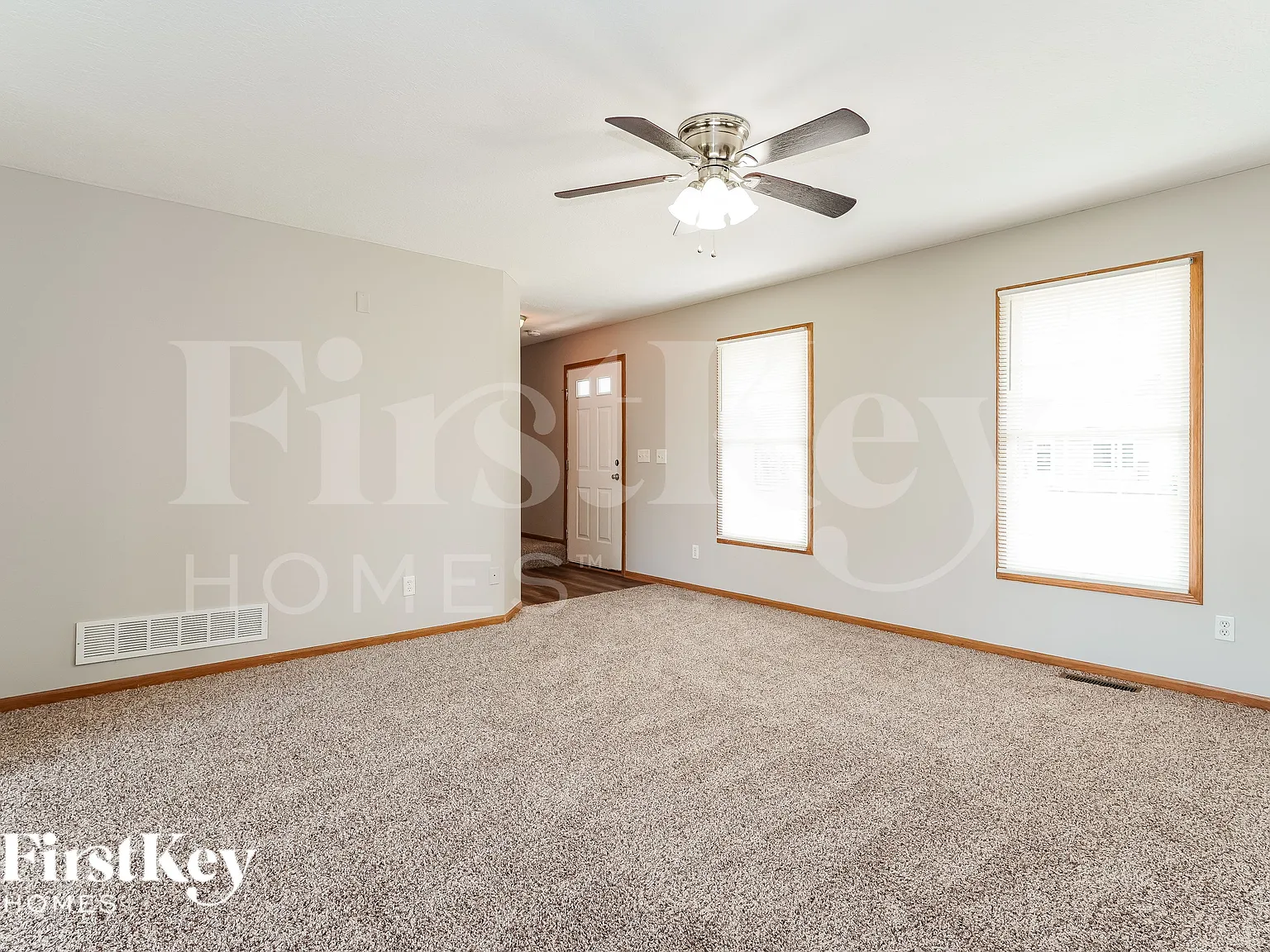 3 bed, 2.5 bath, 1350 sqft, $1,855 — Photo 4