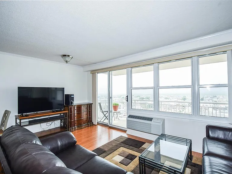 9400 Atlantic Ave #1116 — Photo 7
