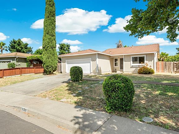 3rd image of 678 Saint Andrews Drive