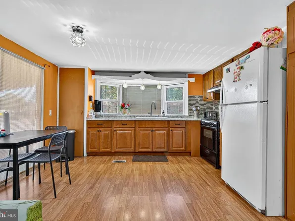 210 Trailway Rd, Middle River, MD 21220