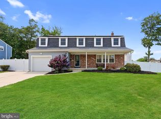 18 Kirkdale Dr, Marlton, NJ 08053