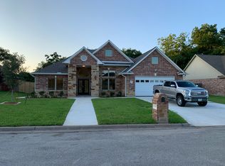 1405 Victoria St, Brenham, TX 77833