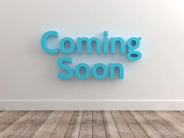 9584 Manchester Dr #313, Burnaby, BC V3N 4R1