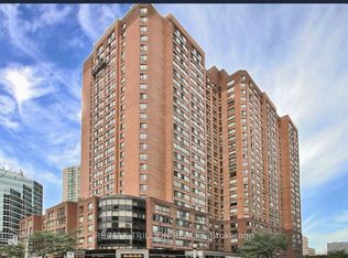 633 Bay St #914, Toronto, ON M5G 2G4