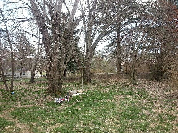 3rd image of 717 Clay Ave