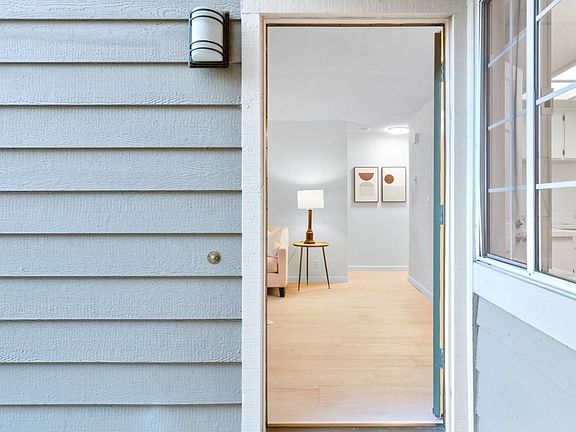 2nd image of 2449 Jubilee Ln