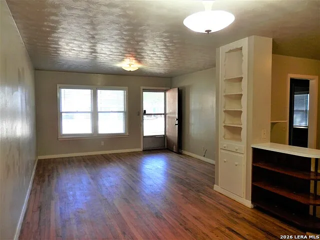 555 N Union Ave — Photo 9